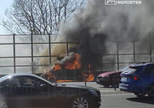 Pożar busa i wypadek na S2. Trasa była zablokowana w obu kierunkach