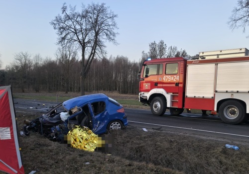 Tragedia na DK74. Nie żyje 35-latek. Zagadkowe okoliczności