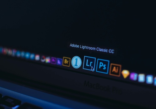 150 milionów dolarów za lata pułapek abonamentowych. Adobe idzie na ugodę z rządem USA