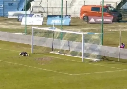 Komentarze nie pozostawiają wątpliwości. Kuriozalna sytuacja na boisku