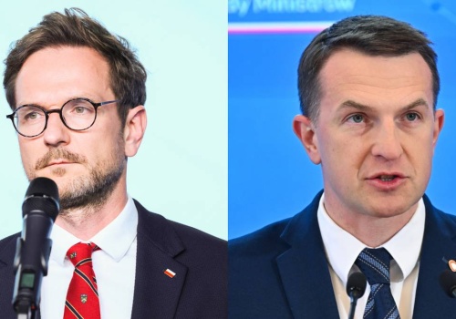 Polityk PiS przypisał luksusowy samochód ministrowi. 