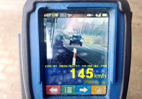 Nie mówcie, że Dacia Duster jest wolna. Ten kierowca stracił prawo jazdy za prędkość