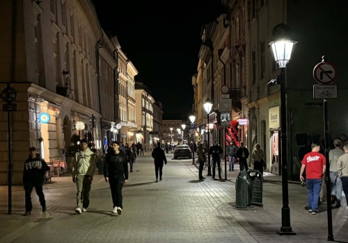 Jak wygląda życie mieszkańców po wprowadzeniu nocnej prohibicji? „Wolność jednej osoby kończy się tam, gdzie zaczyna się wolność drugiej”
