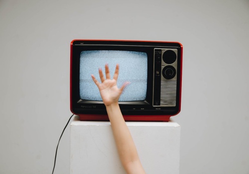 Telewizor w szpitalu zamienia rekonwalescencję w koszmar. Pacjenci mówią „dość