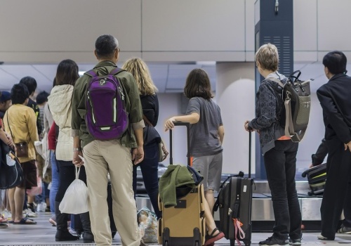 Zapytał o walizkę. Internauci niemal go zjedli. 
