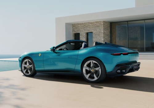 640 KM i dach, który znika w 13 sekund. Ferrari pokazało nowego spidera