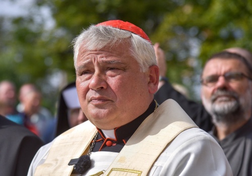 Czy Robin Hood z Łodzi da radę w Łodzi? Kardynał Krajewski wraca z Watykanu