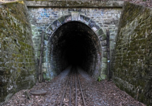 Zabytkowy tunel w Szklarach objęty obszarem Natura 2000