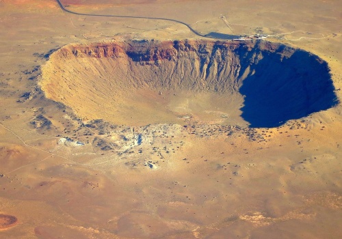 Ten krater istnieje od 50 000 lat, a i tak wciąż zaskakuje. Obiekt, który go utworzył, wpłynął na środowisko w promieniu setek kilometrów