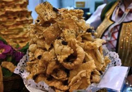 Na Podlasiu podają na weselach. Czarne kropki wyglądają jak mrówki