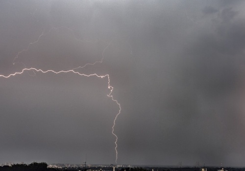 Front nad Polską. Możliwe burze i nagłe ochłodzenie. Tu pogoda najbardziej da się we znaki