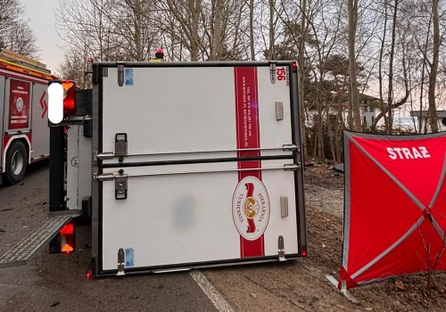 Śmiertelny wypadek w Chałupach. Zablokowana droga do Helu