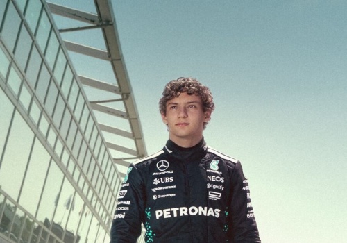 Antonelli pokonał Russella i wygrał w Chinach. Hamilton z podium dla Ferrari