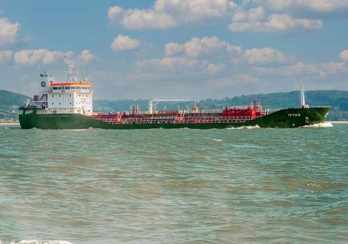 Cieśnina Ormuz w centrum globalnej gry o energię. Co oznacza dla cen ropy i gazu w Europie?