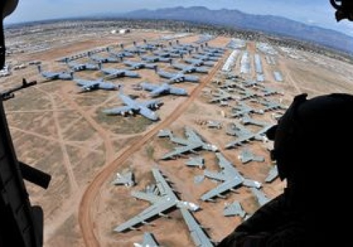 To największe wrakowisko świata. Część z samolotów nadal gotowa do lotu