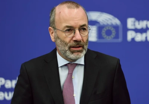 Weber musi się tłumaczyć. Pogłoski o tajnym czacie