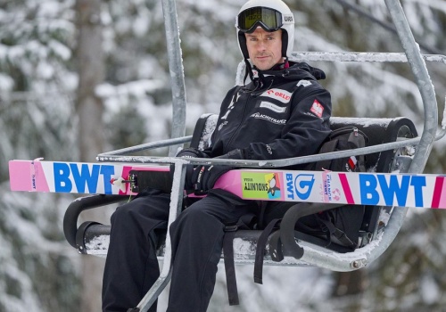 Fatalny występ Polaków w kwalifikacjach. Dla dwóch to już koniec skakania w Oslo