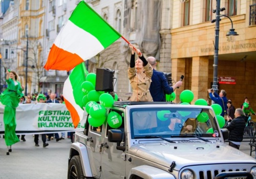 Dzień Świętego Patryka w Łodzi. Piotrkowska na zielono