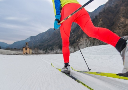 W trakcie biegu pił alkohol od kibiców. 