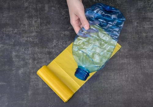 Zamiast jechać z butelkami do sklepu, oddasz je kurierowi. To może zmienić system kaucyjny