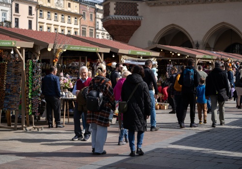 Nadchodzą kolejne jarmarki świąteczne w Polsce. Obejdzie się bez „paragonów grozy”?