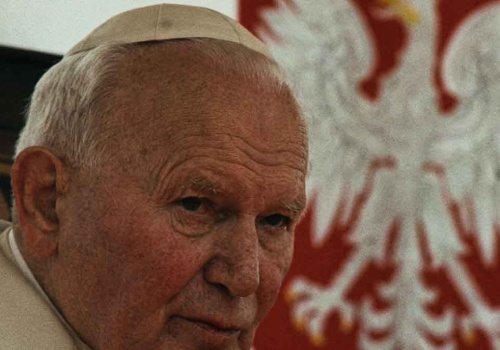 Koniec ubeckich kłamstw! Archiwa miażdżą medialny atak na Jana Pawła II*
