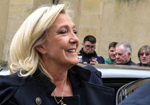 Wybory samorządowe we Francji. Partia Le Pen o krok od swojego celu