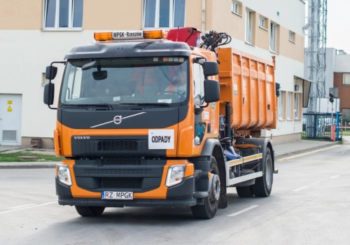 Mobilna zbiórka odpadów w Rzeszowie. Za darmo oddacie odzież, leki i chemikalia