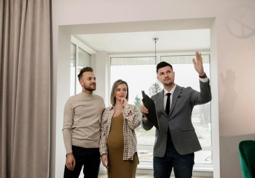 Podwójna prowizja pośrednika nieruchomości. Gdzie kończy się legalność, a zaczyna konflikt interesów?