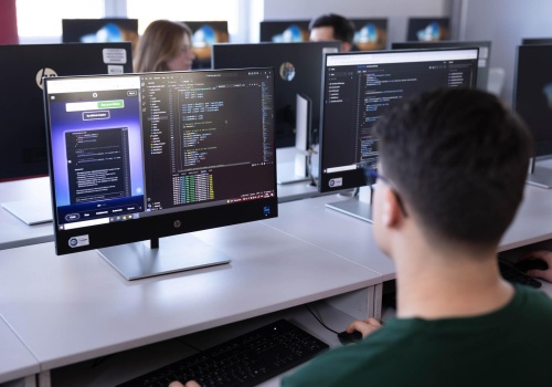 Dlaczego warto zrobić „magisterkę” z informatyki we WSIiZ?