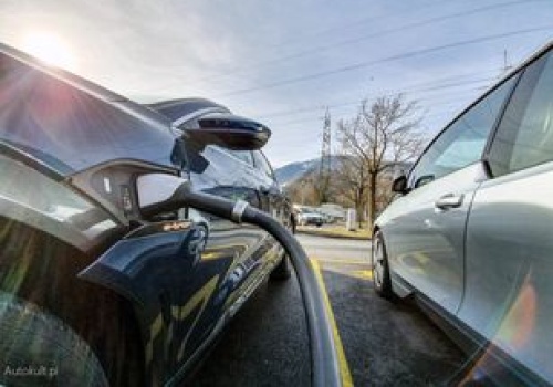 W Polsce rośnie, na świecie spada. Tak wyglądała sprzedaż elektryków w lutym