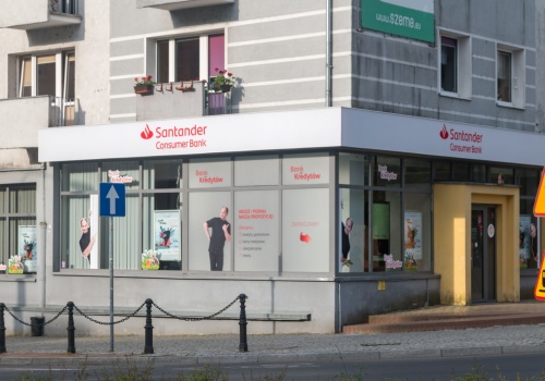 Miliony dla prezesów banków. Przepaść między państwowymi a prywatnymi ogromna