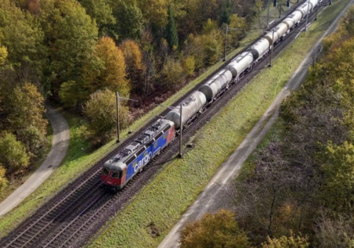 Szwajcarzy kupią zeroemisyjne lokomotywy manewrowe. Czesi w grze