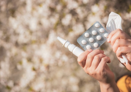 Alergolog: Marzec to dla 30 proc. Polaków problemy. Czerwone oczy, kichanie, kaszel, drapanie w gardle…