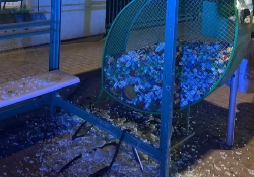 Pijany 41-latek zniszczył wiatę przystankową w Jeleniej Górze