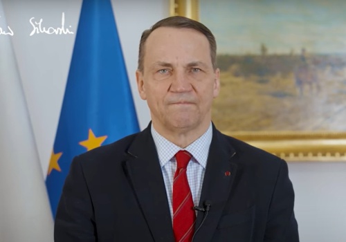 Trump wzywa do obrony Cieśniny Ormuz. Sikorski: rozważymy to