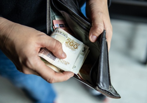 Chcą wprowadzić nowe 300 plus. Tym razem dla seniorów. 