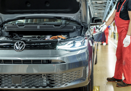 Gigant z Wielkopolski podsumował rok. Ponad 236 tys. aut i historyczny rekord