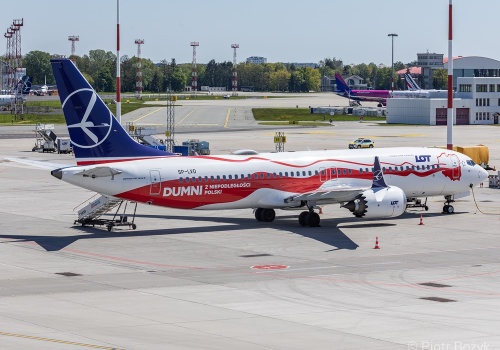 PLL LOT przedłużają zawieszenie lotów do Tel Awiwu