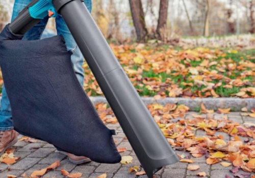 Sąsiedzi grabią liście godzinami. Ja biorę to urządzenie i mam błyskawicznie posprzątany ogród