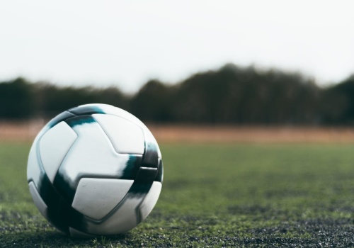 Taktyka 4-3-3 – zalety, wady i zastosowanie w praktyce