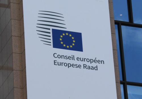 Zmiany w AI Act. Będzie zakaz generowania porno