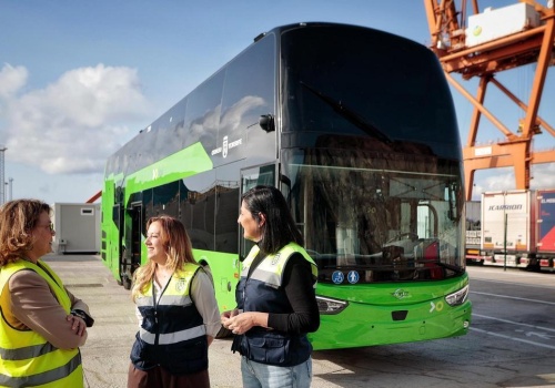 Pierwsze w Hiszpanii dwupiętrowe autobusy już na Teneryfie