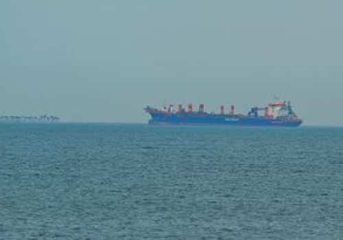 Cios w niezależny komiks. Statek wiozący całe nakłady trafiony rakietą