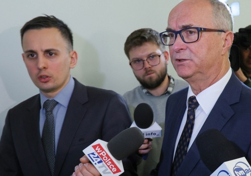 Co za bezczelność! Czarzasty obrażał dziennikarza TV wPolsce24