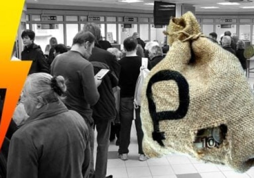 Oddawać gotówkę! Panika w bankach. Ludzie odcięci od własnych pieniędzy