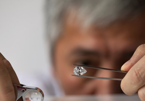 Polacy stracili fortunę. Diamentowa inwestycja okazała się piramidą