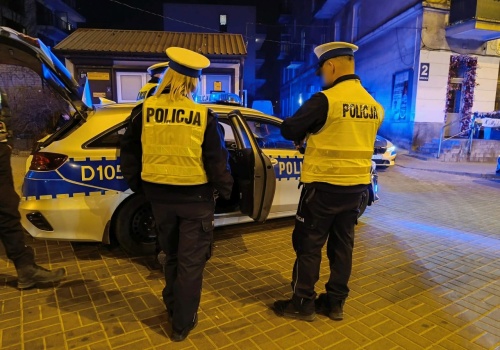 Wjechał w tył Forda i zaczął uciekać pieszo. Kierowca i pasażer byli pijani