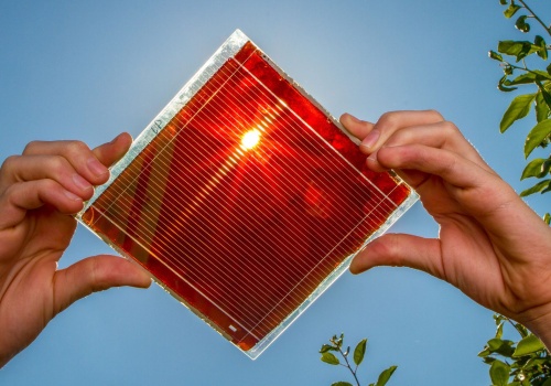 Perowskitowe ogniwa słoneczne. Czy zbliżają się do praktycznego wykorzystania?