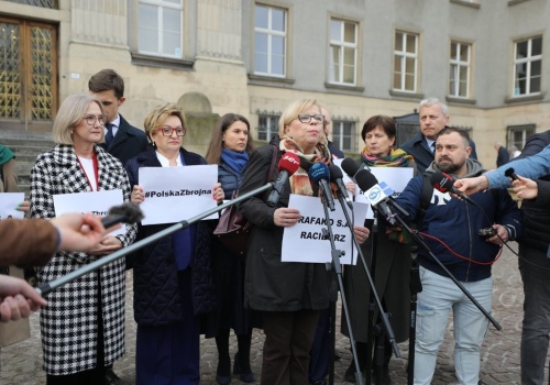 Weto prezydenta do ustawy o SAFE. Śląsk mógł stracić miliardy, w tle przyszłość Rafako - konferencja KO